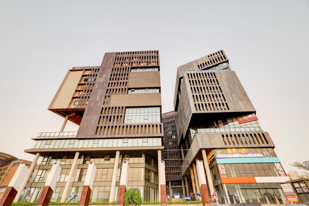 فندق Super Townhouse Rajyash Rise Sarkhej المظهر الخارجي الصورة