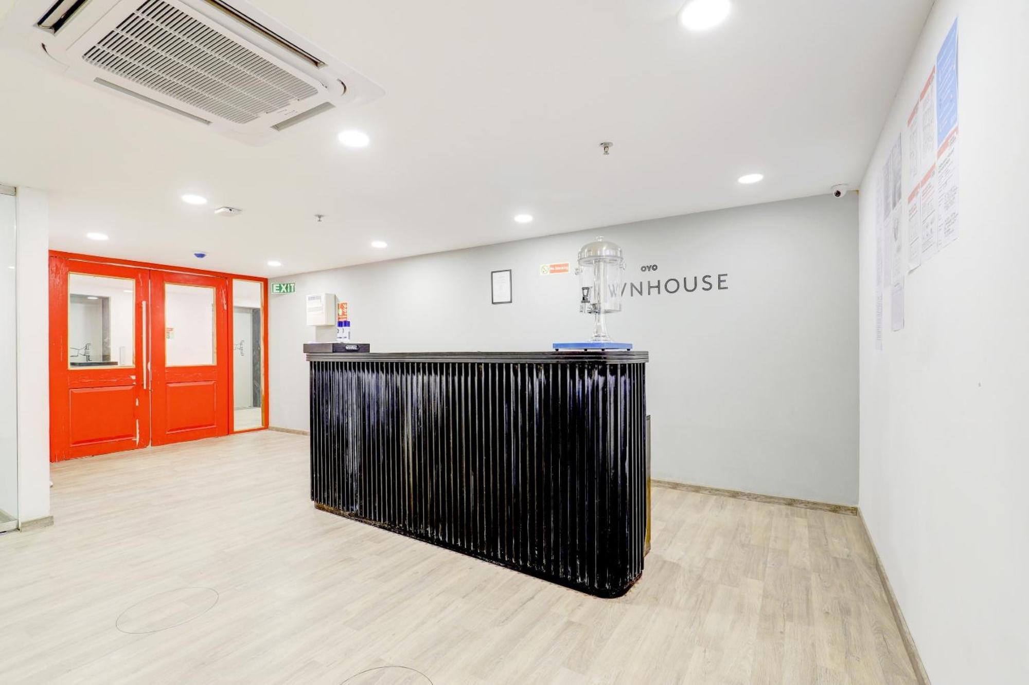 فندق Super Townhouse Rajyash Rise Sarkhej المظهر الخارجي الصورة