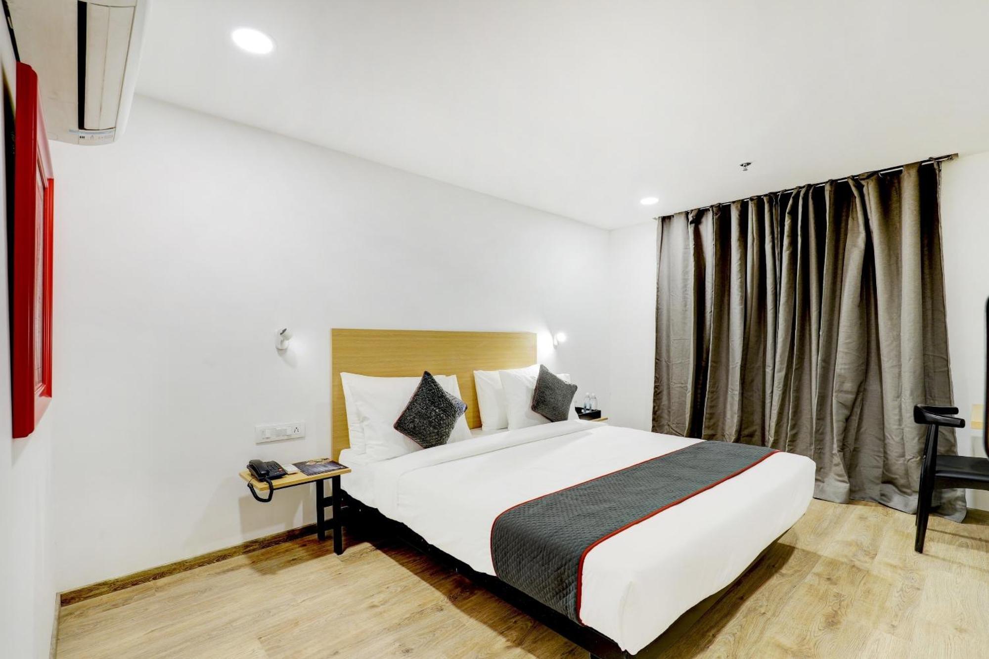 فندق Super Townhouse Rajyash Rise Sarkhej المظهر الخارجي الصورة