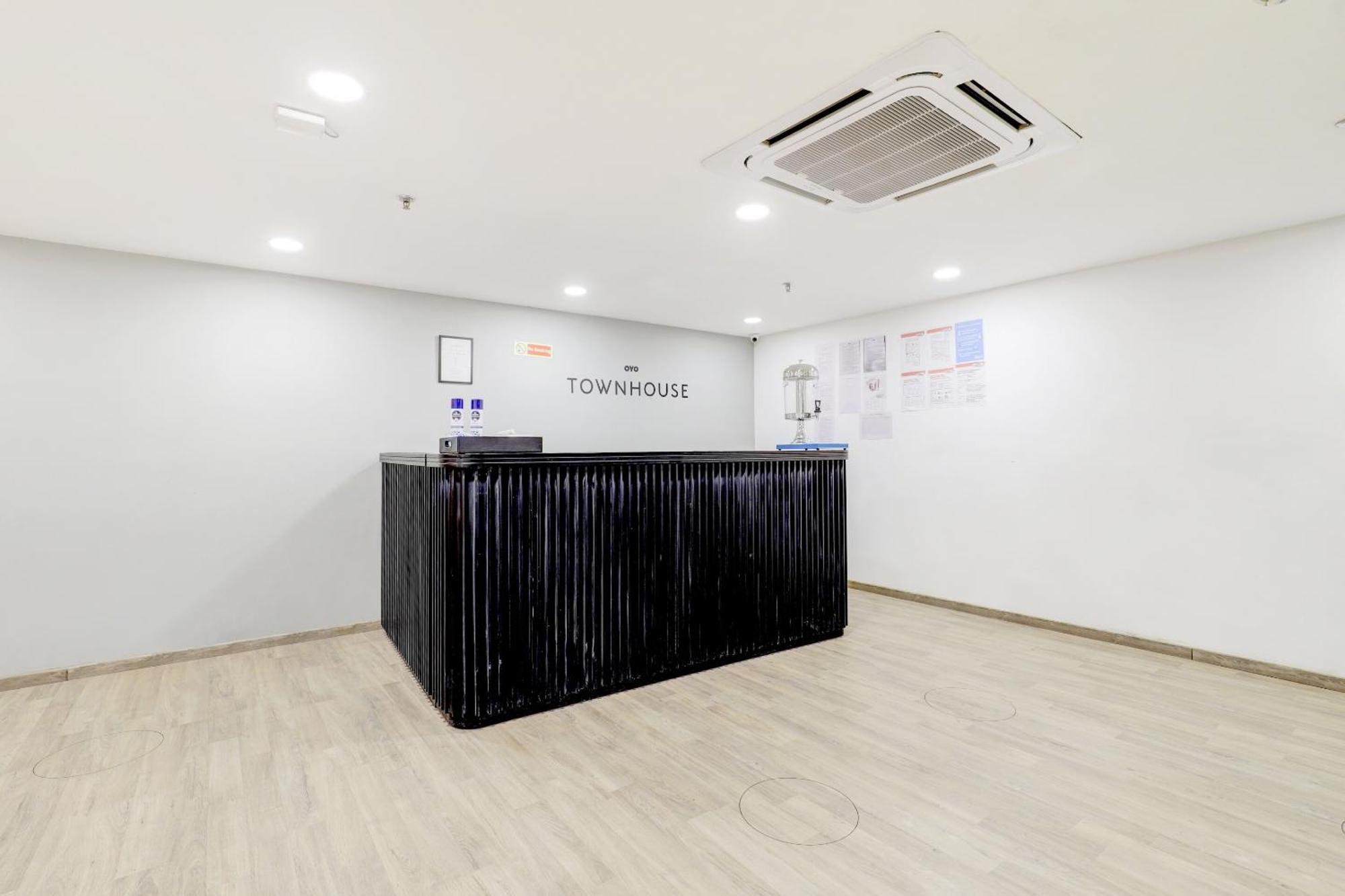 فندق Super Townhouse Rajyash Rise Sarkhej المظهر الخارجي الصورة