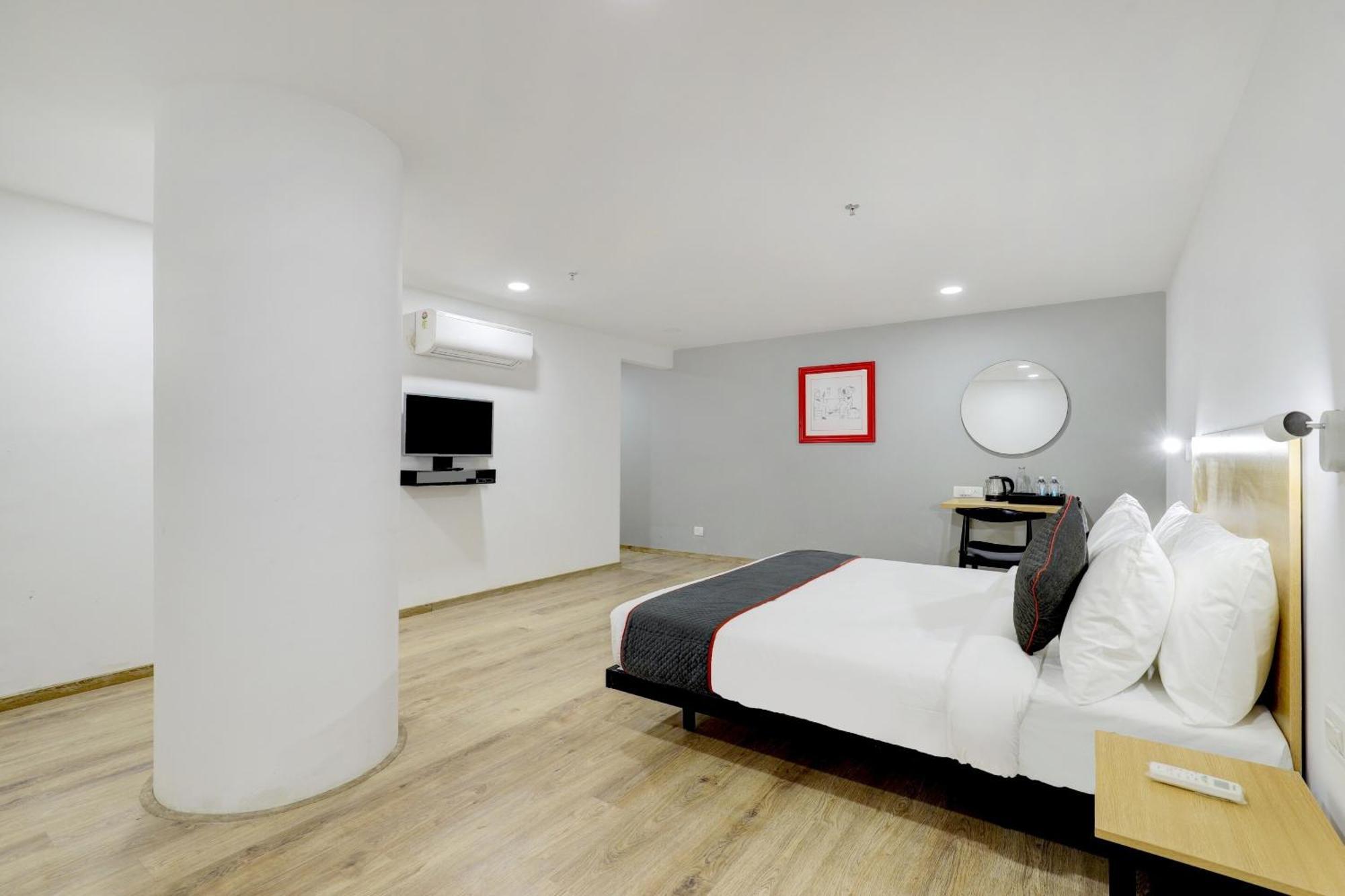 فندق Super Townhouse Rajyash Rise Sarkhej المظهر الخارجي الصورة