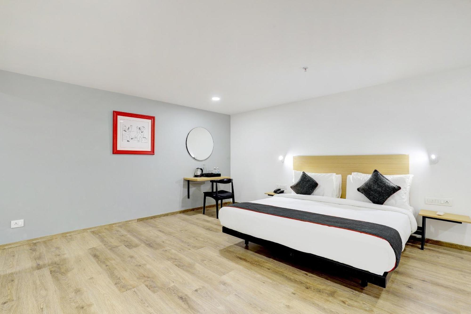 فندق Super Townhouse Rajyash Rise Sarkhej المظهر الخارجي الصورة